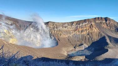 Fuertes aguaceros generaron primera erupción freática de este año en el volcán Turrialba 
