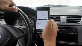 Usuarios de Uber y DiDi pagarían 13% de IVA para indemnizar a taxistas