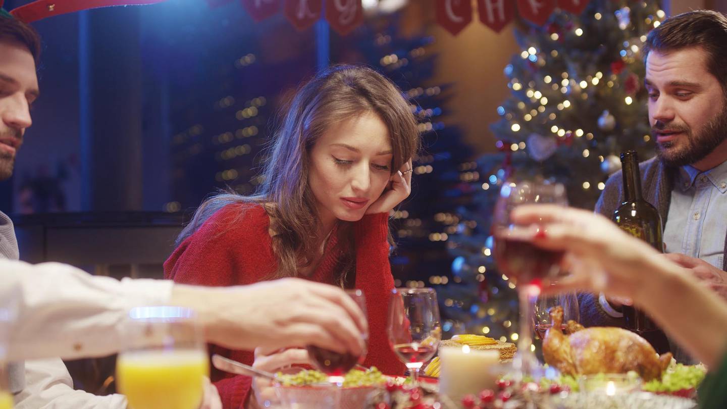 Vivir un duelo es más difícil en época navideña, porque existe una presión social por estar feliz.

Fotografía: Shutterstock