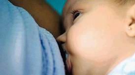 Lactancia materna ayudaría al desarrollo cerebral de los bebés prematuros