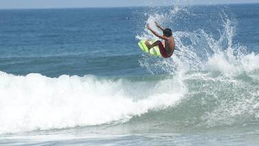  Óscar Urbina: en Puerto Viejo se resguarda  la nueva joya del surf tico