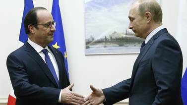 Presidente de Francia se reúne con Vladimir Putin en Moscú