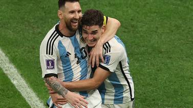Julián Álvarez pasó de pedirle autógrafos a Lionel Messi a vivir noche mágica en Mundial de Qatar 2022