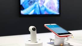 HTC lanza productos para la era de los selfis