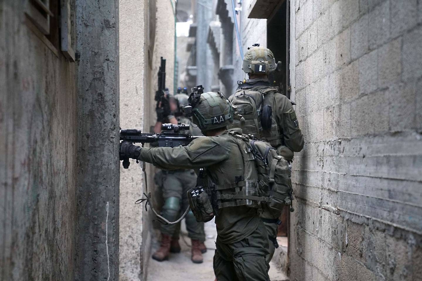 Soldados israelíes operando en Khan Yunis, en el sur de la Franja de Gaza, en medio de batallas en curso entre Israel y el grupo militante palestino Hamas.
