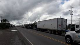 Transportistas de la región cierran pasos fronterizos de Paso Canoas y Peñas Blancas