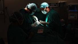 Dos enfermos reciben trasplantes de riñones en medio de ‘hackeo’ a CCSS