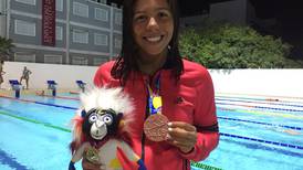 Nadadora Helena Moreno impone récord juvenil y ganó bronce en los 400 libre en Barranquilla 2018