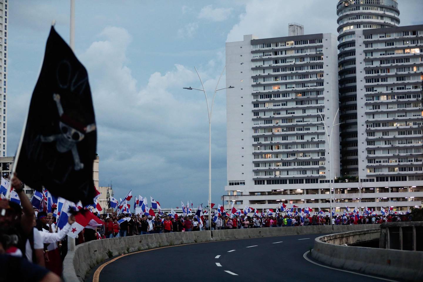 Las protestas en Panamá por el polémico contrato minero suman poco más de un mes. El viernes anterior los manifestantes tomaron las principales vías de Ciudad de Panamá.