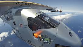 Avión solar cruza el Atlántico y aterriza en España