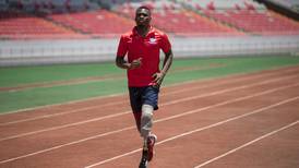 Atleta que sufrió amputación de pierna izquierda volvió a correr después de ocho meses
