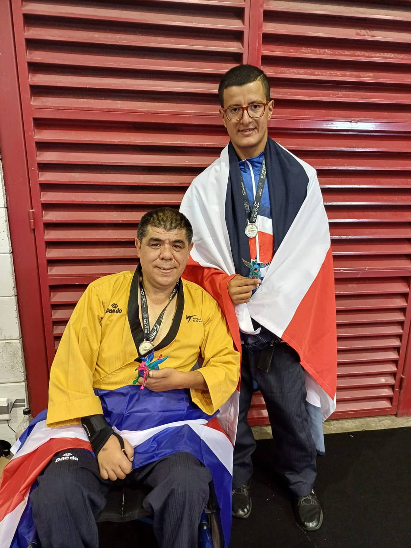 Alexander Delgado (silla de ruedas)
 y Daniel Matamoros,
Medallistas de plata en el Campeonato Mundial de Parataekwondo en Veracruz México
Modalidad Poomsae
22 de setiembre del 2023
cortesía