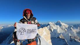 Nepalí escala las 14 cumbres más altas del mundo en 189 días