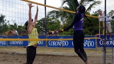 Karen Cope y  Natalia Alfaro son las bicampeonas del voleibol de playa