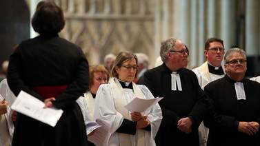 Iglesia de Inglaterra ordena a su primera obispa