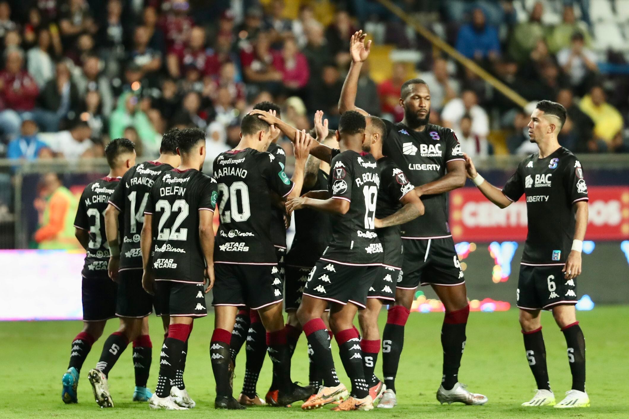 El Deportivo Saprissa se enfrenta al Club Sport Herediano en la final, y los morados esperan conquistar el título 39 en Tibás.