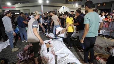 Israel y Hamás se culpan de bombardeo en hospital en Gaza 