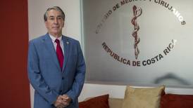 No era necesario suspender a cinco directivos de CCSS, afirma presidente del Colegio de Médicos