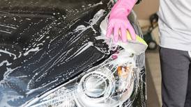 Cómo limpiar y desinfectar el carro correctamente para protegerse del COVID-19