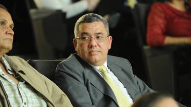 Banca para el Desarrollo destituye a director ejecutivo Miguel Aguiar