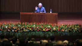 Joan Manuel Serrat dictó clase inaugural en la UCR: ‘Creo que la codicia es el causante del drama humano’