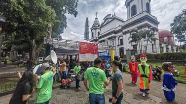 ¡Qué fiestón! En Alajuela organizan una feria de emprendedores con música en vivo y mucha diversión