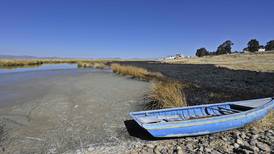 Crisis en el lago Titicaca: nivel de agua roza mínimo histórico por cambio climático