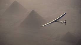 Avión solar aterriza en Egipto