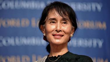 Suu Kyi condenada a seis años más de cárcel por cargos de corrupción en Birmania
