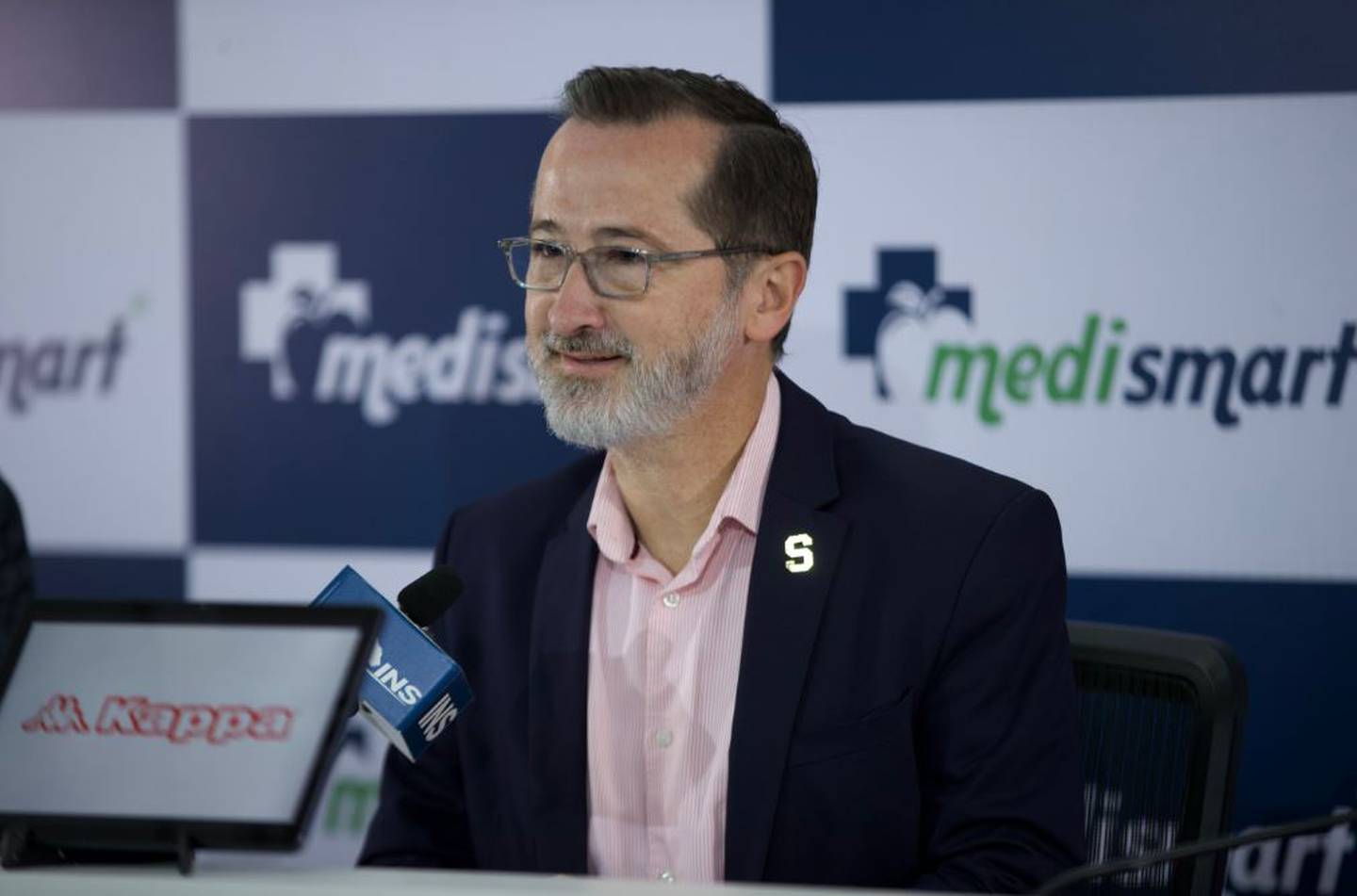 Juan Carlos Rojas, presidente del Saprissa le ha tirado duro al arbitraje en las últimas semanas. José Cordero.