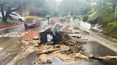 Intensas lluvias y vientos en California dejan tres fallecidos 