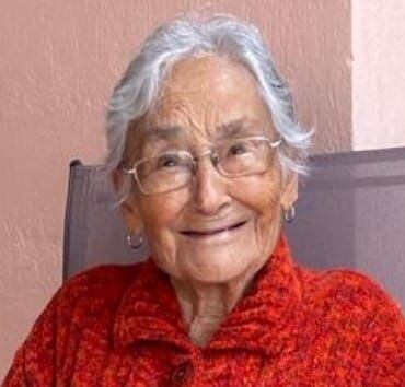 Odilíe Moya Selva nació el 3 de julio 1923.  A pesar de que sufría una infección urinaria, que en los adultos mayores es una emergencia, no recibió atención en Ebáis de San Rafael de La Unión por tener la cédula vencida. 