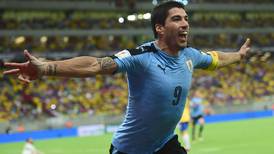 Luis Suárez regresó con gol a la selección de Uruguay en empate a dos ante Brasil 