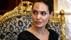 Estrellas apoyan a Angelina Jolie por hablar sobre su mastectomía