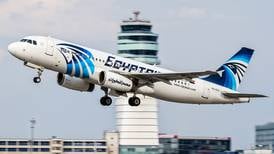 Restos de la cabina del avión de EgyptAir aparecen en el Mediterráneo 