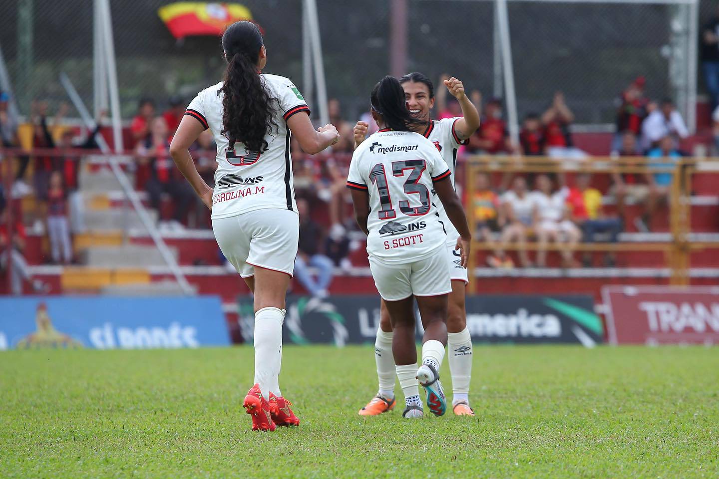El partido de visita contra Herediano fue la última vez que las jugadoras de Alajuelense usaron la pantaloneta blanca.
