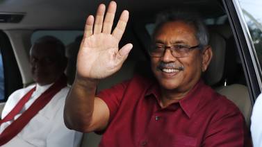 Presidente de Sri Lanka envía su carta de renuncia tras huir a Singapur