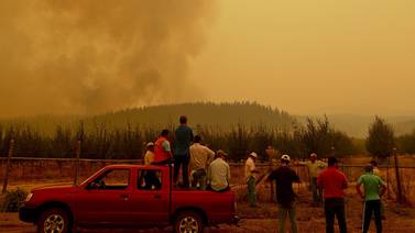 Incendios forestales consumen casi 90.000 hectáreas en Chile