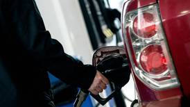 Tesoro de Estados Unidos anuncia plan económico para fijar tope a precios del petróleo ruso