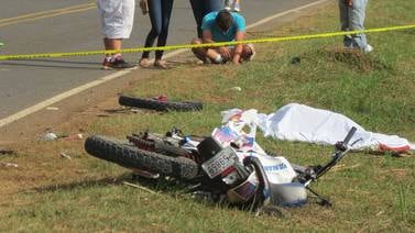  Sujeto que estrenaba moto muere en colisión