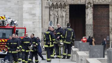Expertos: ¿cuán difícil era apagar el incendio en Notre Dame?