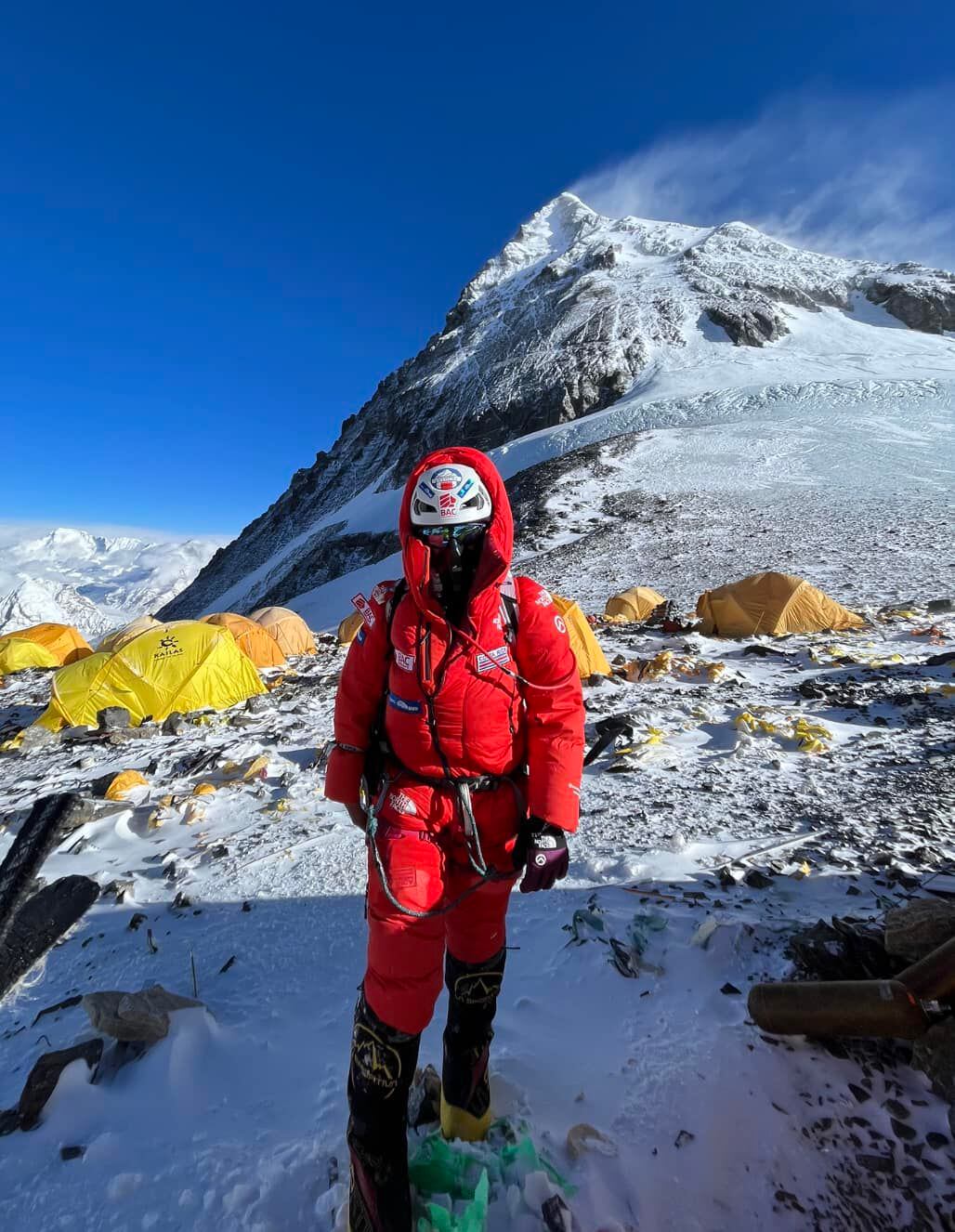 Ligia Madrigal se encuentra en el Campo Base del Monte Everest, a la espera viajar a Katmandú y de allí a Costa Rica. Cortesía: Ligia Madrigal