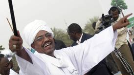 Expresidente sudanés comparece ante un tribunal que lo juzga por ‘corrupción’