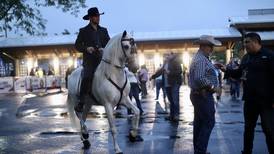 Alejandro Fernández convocó vaqueras, rancheros y hasta un caballo a Parque Viva