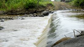 Tres nacientes que abastecen acueductos en Río Cuarto están contaminadas con herbicida 