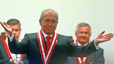 Fiscal General de Perú anuncia que el martes presentará renuncia en medio del rechazo popular 