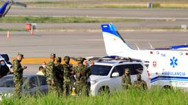 Ataque con explosivos en aeropuerto colombiano deja tres muertos