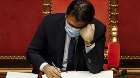 Primer ministro de Italia logra  confianza en el Senado, pero su gobierno queda débil