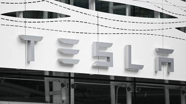 Tesla registra caída de 55% en sus ganancias netas para el primer trimestre de 2024
