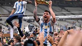 Seis camisetas de Lionel Messi del Mundial de 2022 serán subastadas en $10 millones
